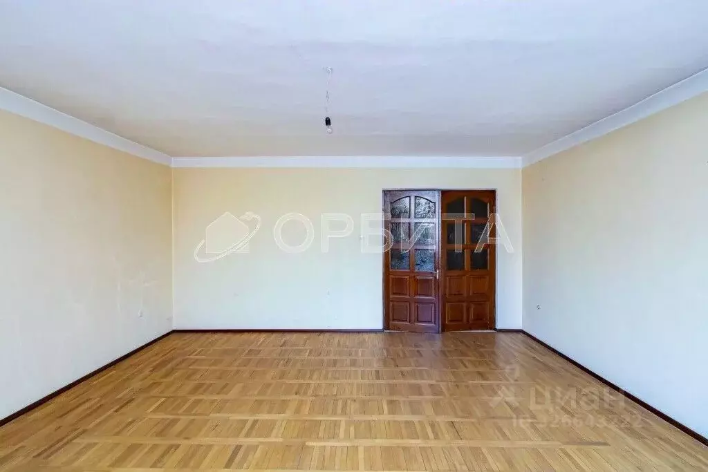 3-к кв. Тюменская область, Тюмень ул. Кирова, 6 (221.0 м) - Фото 1