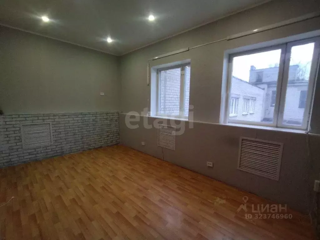 Помещение свободного назначения в Псковская область, Псков Школьная ... - Фото 2