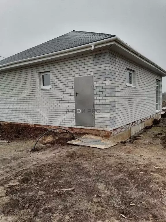 Дом в Саратовская область, Энгельс Апрельская ул. (90 м) - Фото 2