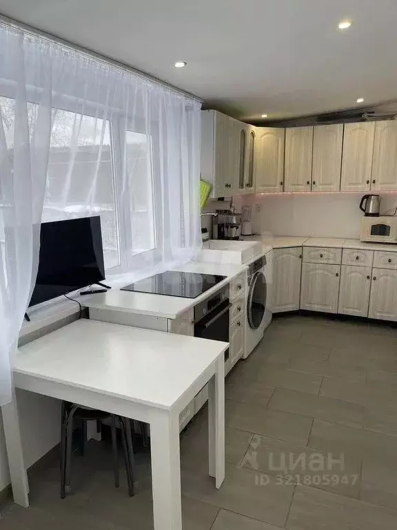 Дом в Ямало-Ненецкий АО, Новый Уренгой проезд Ялтинский, 27 (70 м) - Фото 2