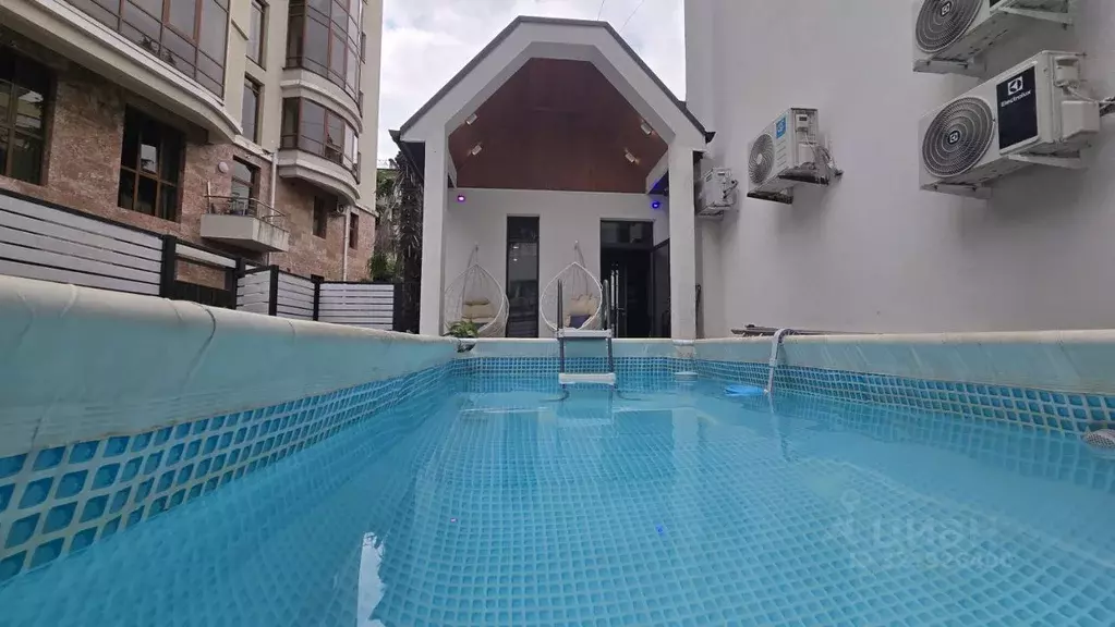 Дом в Краснодарский край, Сочи Центральный мкр, ул. Островского, 27/1 ... - Фото 0