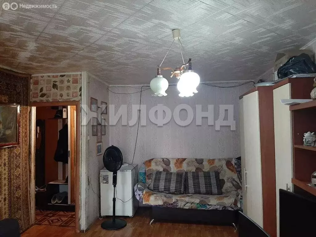 3-комнатная квартира: Новосибирск, улица Марии Ульяновой, 20А (56.2 м) - Фото 1