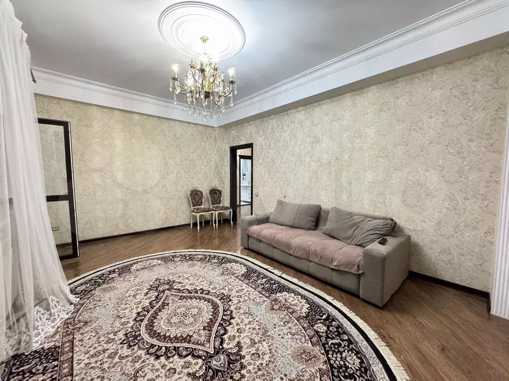 2-к. квартира, 82 м, 4/15 эт. - Фото 1
