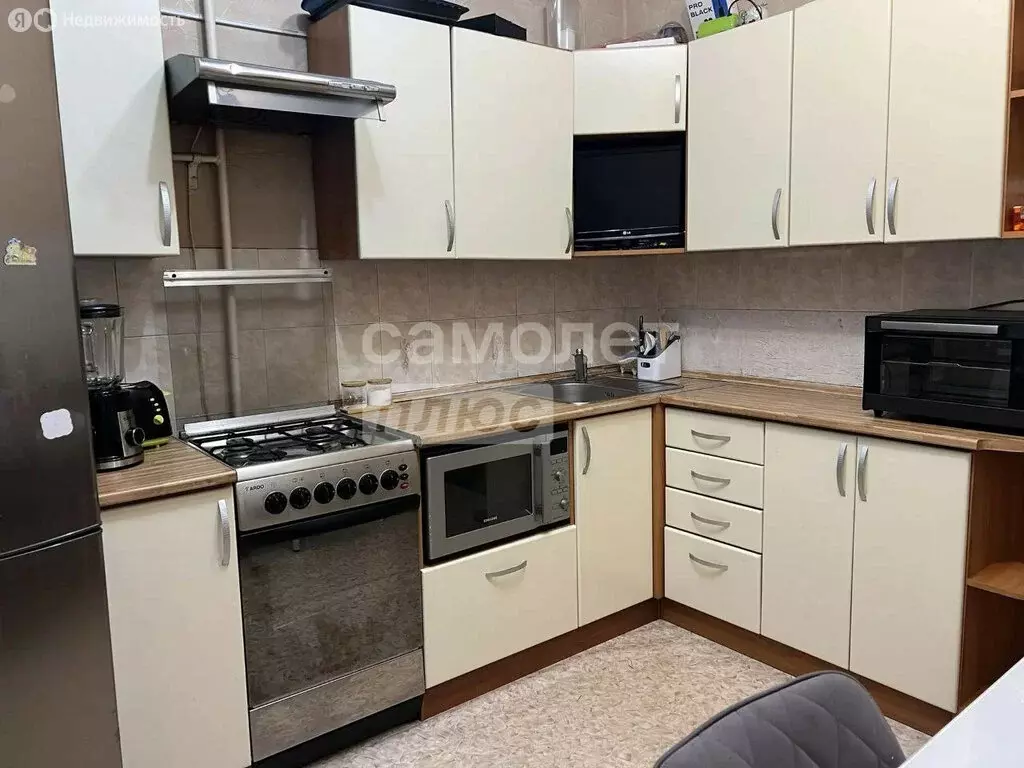 2-комнатная квартира: Омск, 2-я Железнодорожная улица, 5 (51.6 м) - Фото 1