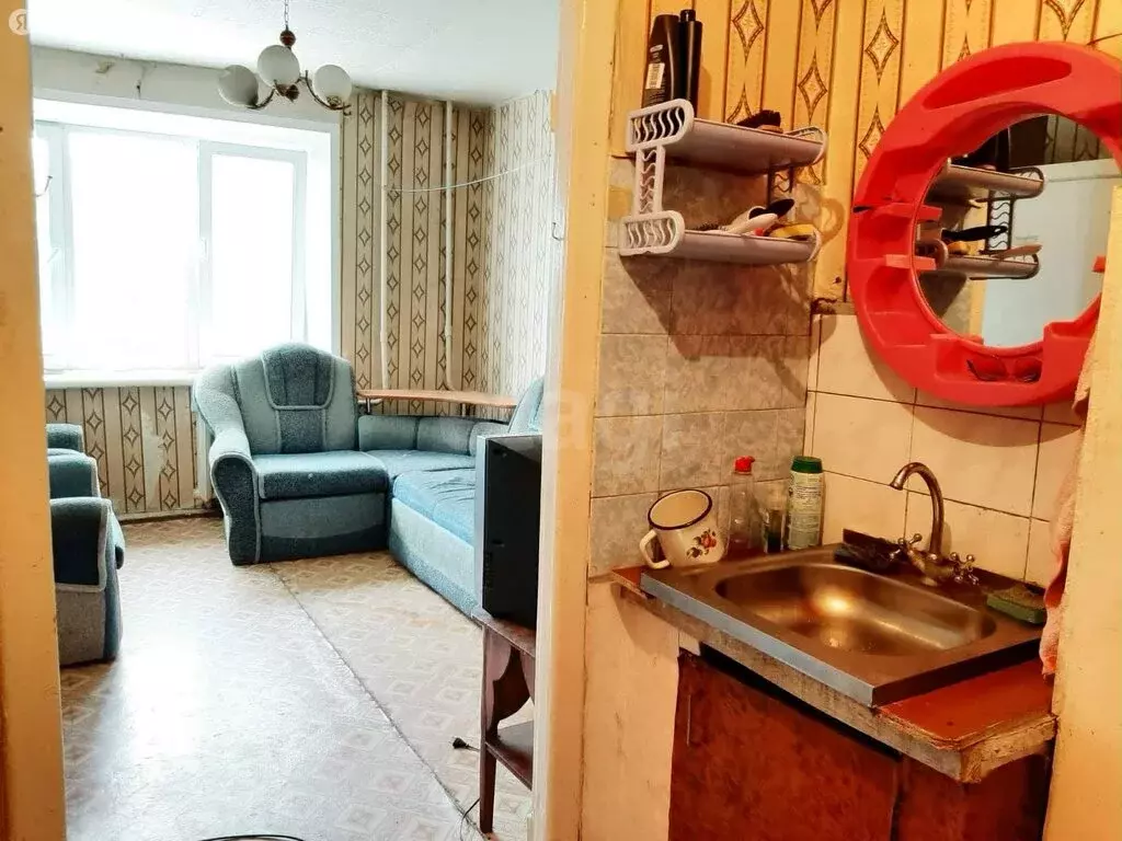 1-комнатная квартира: Курган, улица Дзержинского, 52 (18 м) - Фото 1