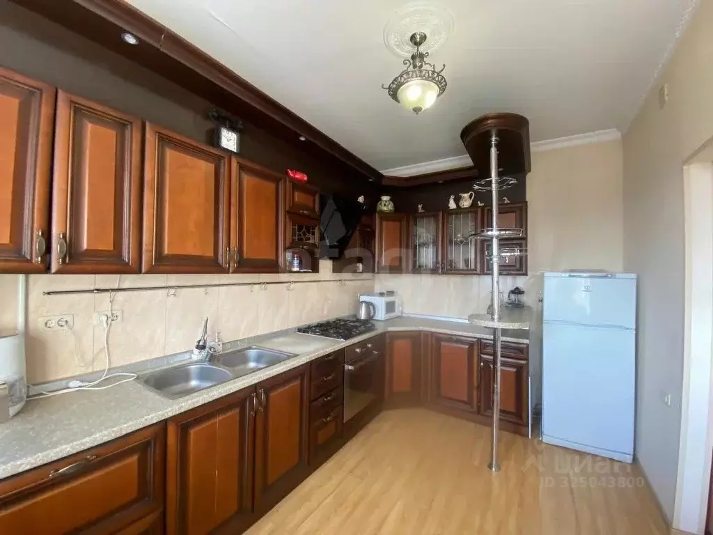 3-к кв. Ставропольский край, Ессентуки Октябрьская ул. (69.4 м) - Фото 0