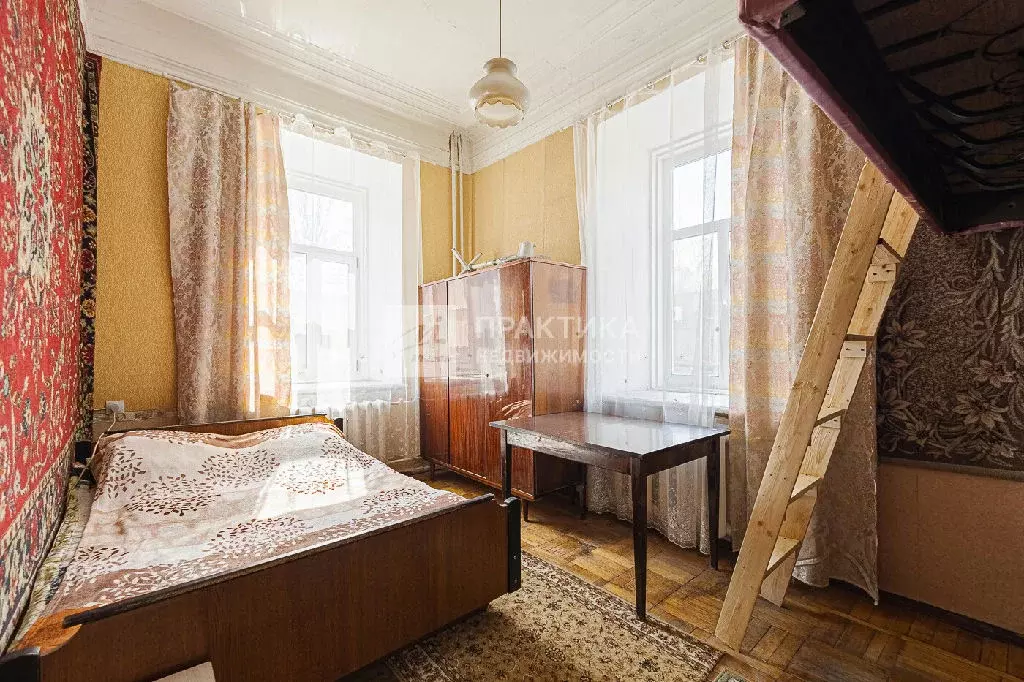 Продается комната в 5-комнатной квартире - Фото 1