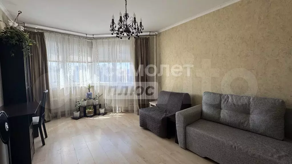 Доля в 1-к. квартире, 41,5 м, 15/26 эт. - Фото 0