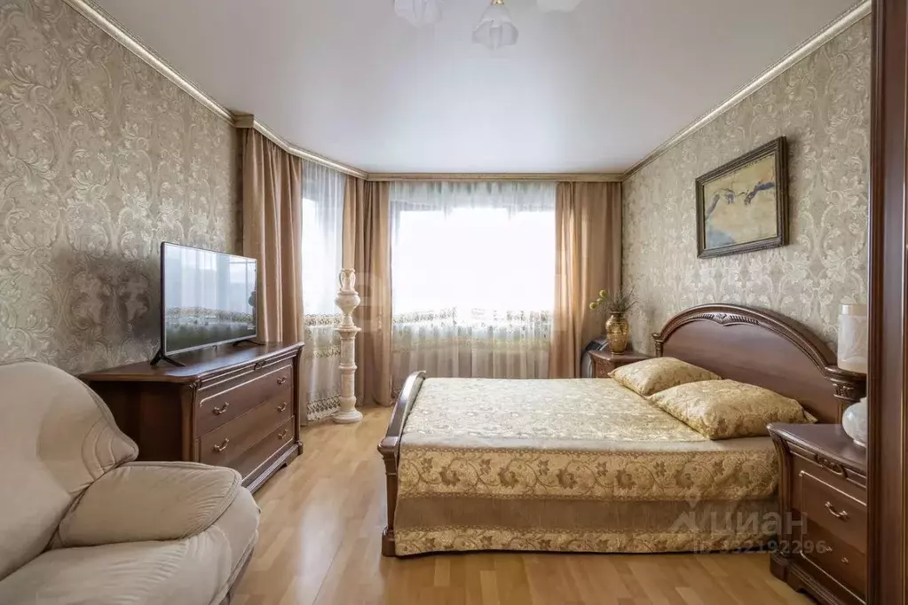 2-к кв. Тюменская область, Тюмень ул. Малыгина, 8 (73.9 м) - Фото 1