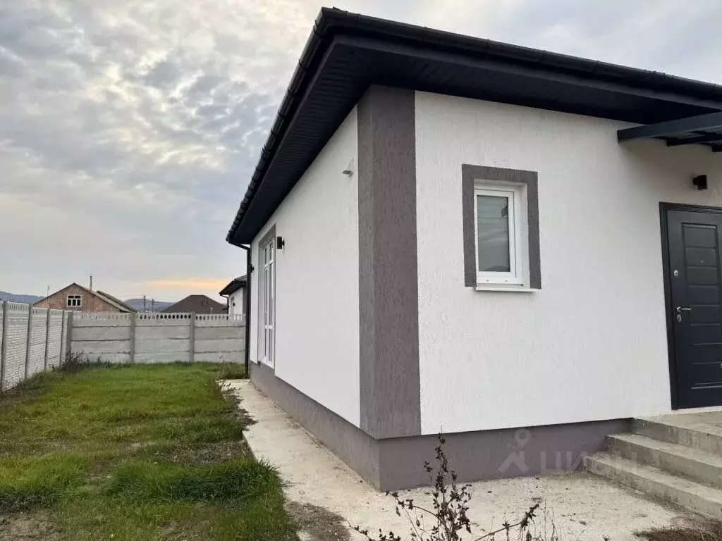 Дом в Крым, Симферопольский район, Добровское с/пос, с. Пионерское ... - Фото 1