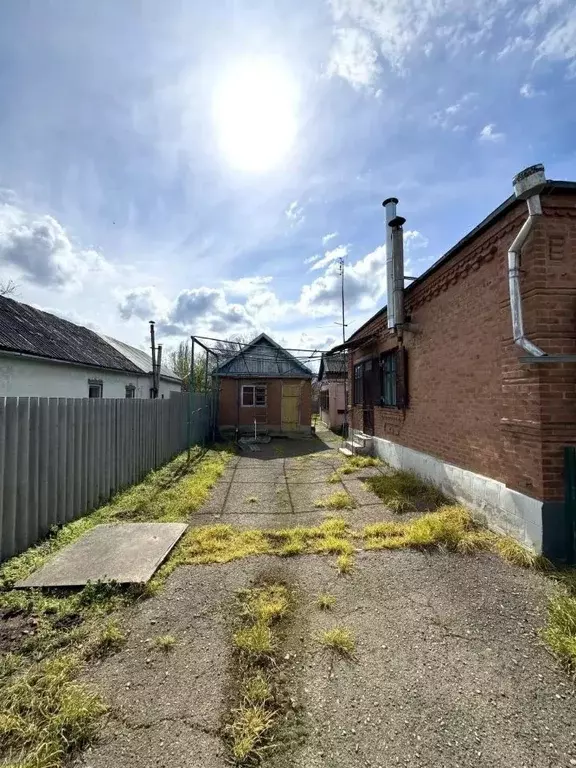Дом в Краснодарский край, Новокубанск Большевистская ул. (78 м) - Фото 2