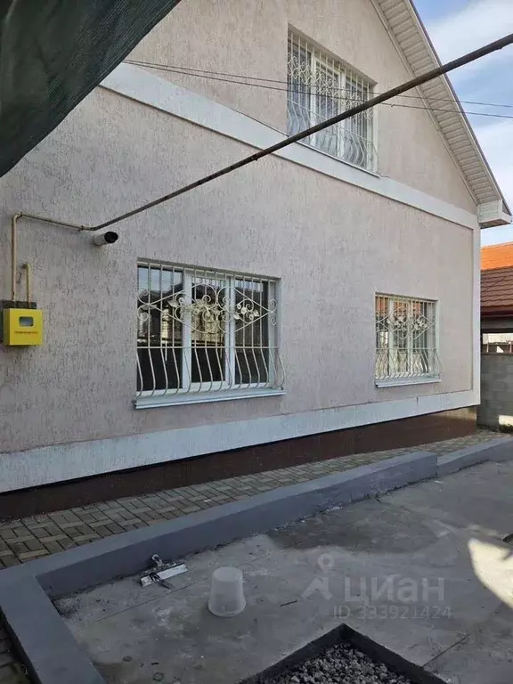 Дом в Крым, Симферополь ул. Армутлык (150 м) - Фото 1