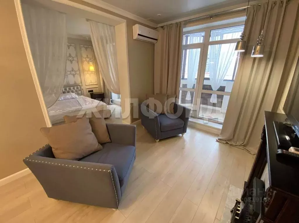 2-к кв. Новосибирская область, Новосибирск пл. Райсовета, 8 (42.0 м) - Фото 0