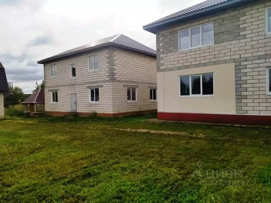 Дом в Калужская область, Совхоз Боровский с/пос, д. Комлево ул. ... - Фото 1