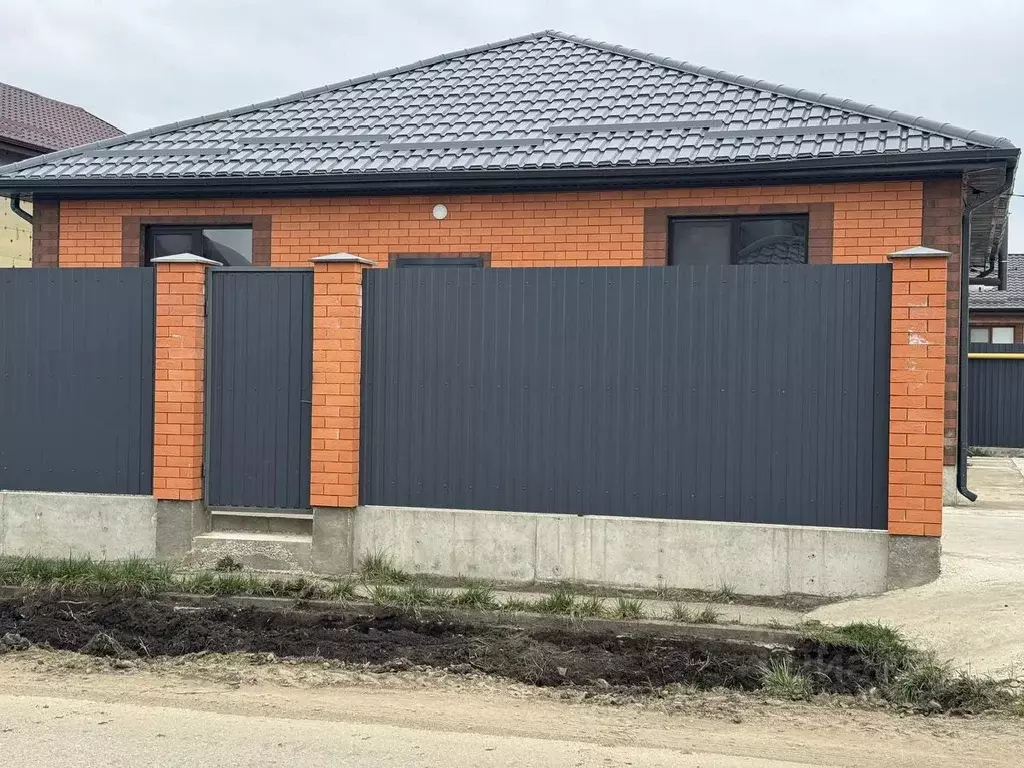 Дом в Краснодарский край, Белореченск пл. Центральная (108 м) - Фото 1