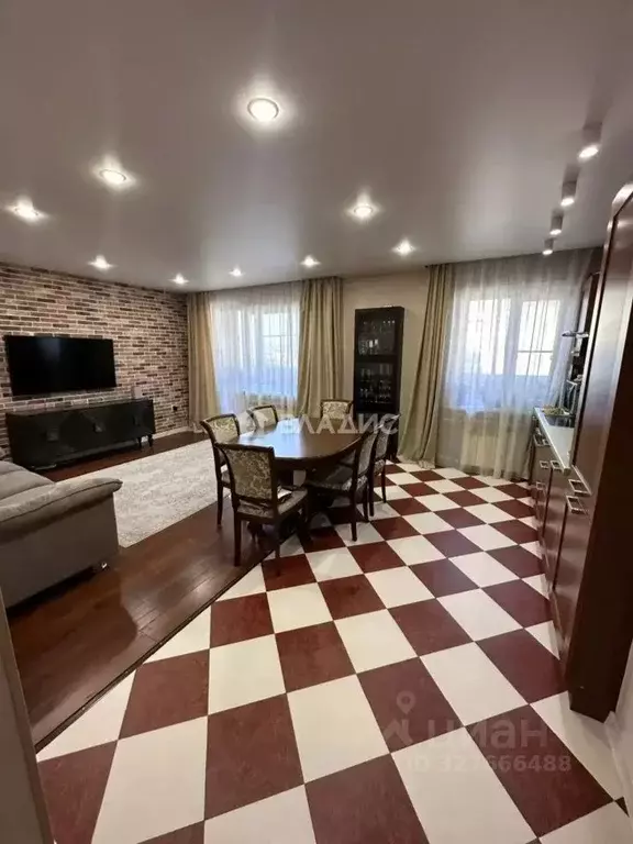 3-к кв. Бурятия, Улан-Удэ ул. Шумяцкого, 27 (67.1 м) - Фото 1