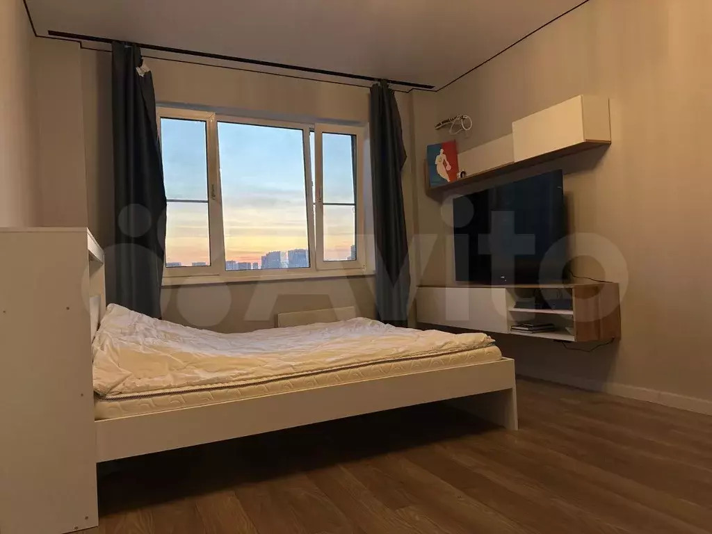 1-к. квартира, 39 м, 4/21 эт. - Фото 0