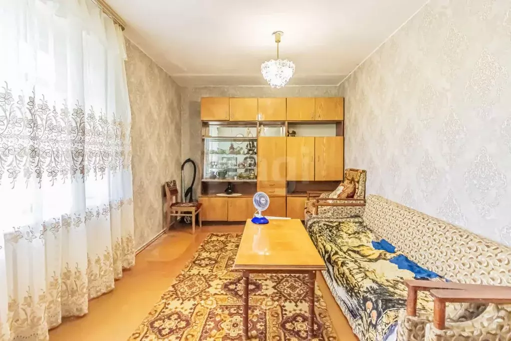 2-к кв. Сахалинская область, Холмск Молодежная ул., 21 (41.5 м) - Фото 0