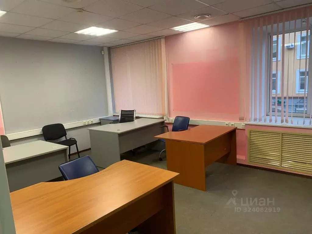 Помещение свободного назначения в Псковская область, Псков Октябрьский ... - Фото 1