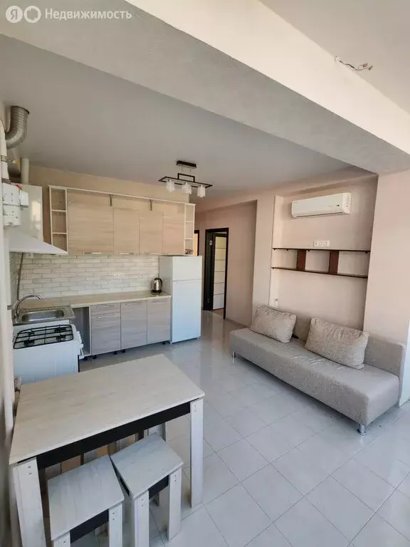 3-комнатная квартира: Сочи, микрорайон Новый Сочи, Санаторная улица, ... - Фото 1