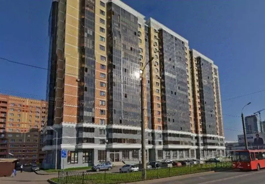 2-к кв. Татарстан, Казань ул. Чингиза Айтматова, 1 (66.0 м) - Фото 0