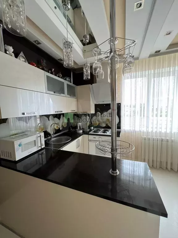 2-к. квартира, 55 м, 3/3 эт. - Фото 1
