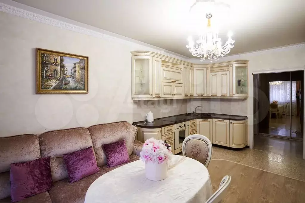 2-к. квартира, 65 м, 7/18 эт. - Фото 0