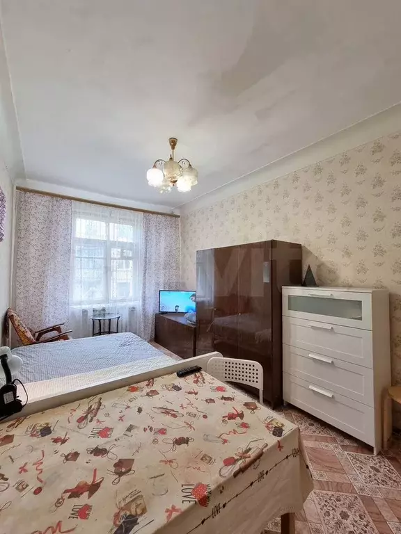 Комната 15 м в 4-к., 4/4 эт. - Фото 1