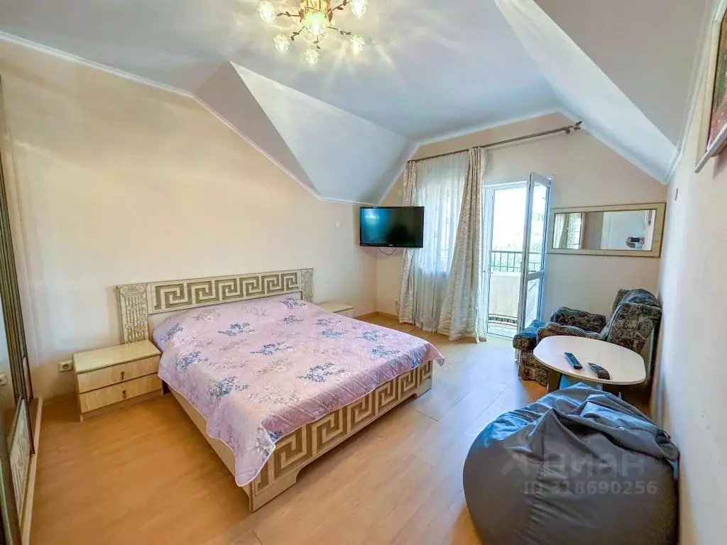 2-к кв. Краснодарский край, Сириус пгт ул. Общинная, 18 (50.0 м) - Фото 0