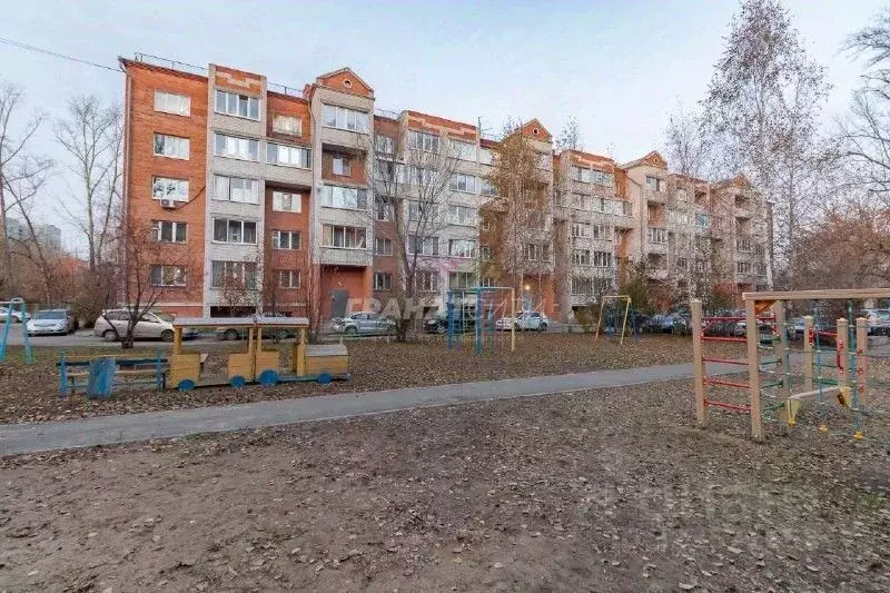 3-к кв. Омская область, Омск Заозерная ул., 17/1 (72.1 м) - Фото 1