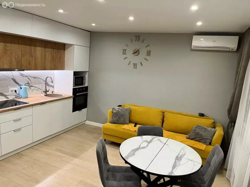 3-комнатная квартира: Уфа, улица Архитектора Калимуллина, 1 (55 м) - Фото 1