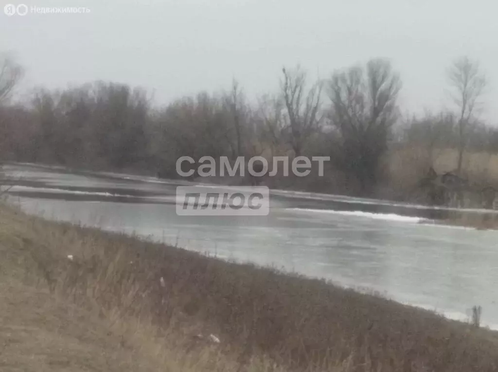 Участок в Володарский район, село Верхние Колки (8 м) - Фото 1