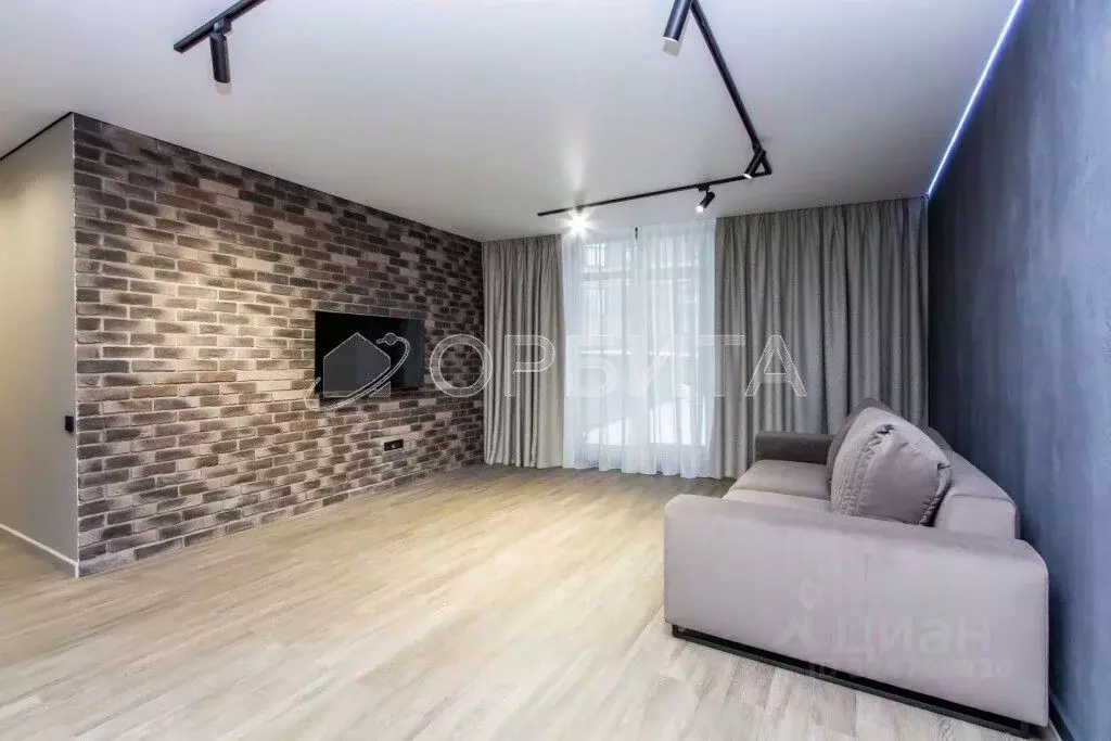 2-к кв. Тюменская область, Тюмень ул. Ю.-Р.Г. Эрвье, 38 (81.6 м) - Фото 1