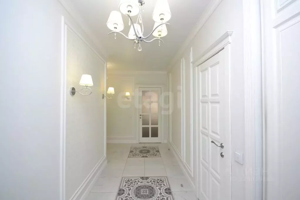 3-к кв. Саха (Якутия), Якутск ул. Ларионова, 16 (107.6 м) - Фото 2