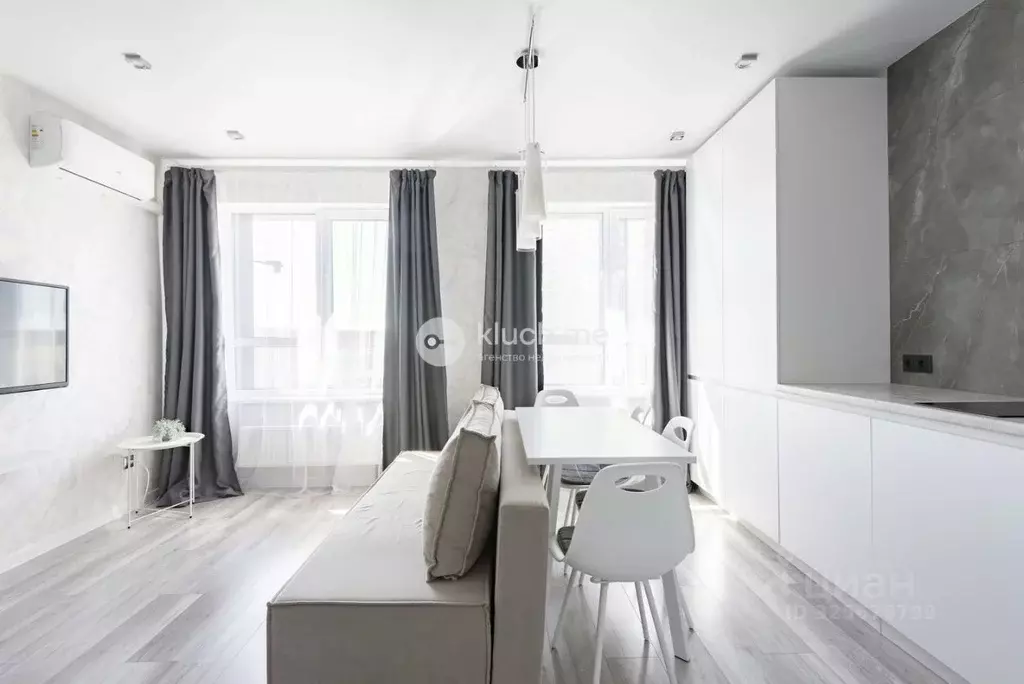 Студия Татарстан, Казань ул. Братьев Батталовых, 20Ак2 (32.0 м) - Фото 1