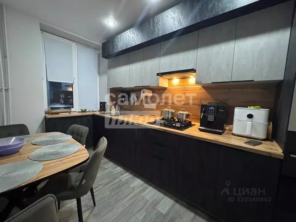 3-к кв. Волгоградская область, Волгоград просп. Металлургов, 1 (82.7 ... - Фото 1