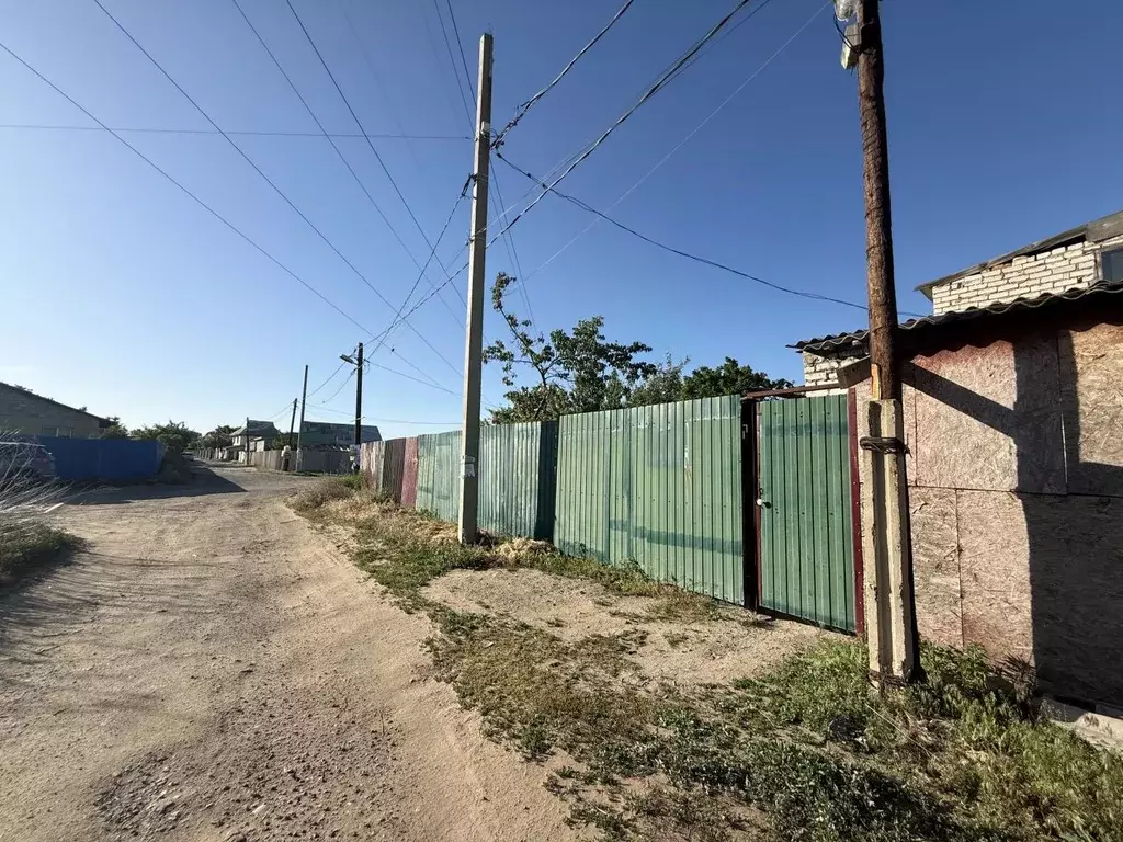 Дом в Волгоградская область, Волжский Труд ДНТ, ул. Лесопитомник, 24 ... - Фото 0