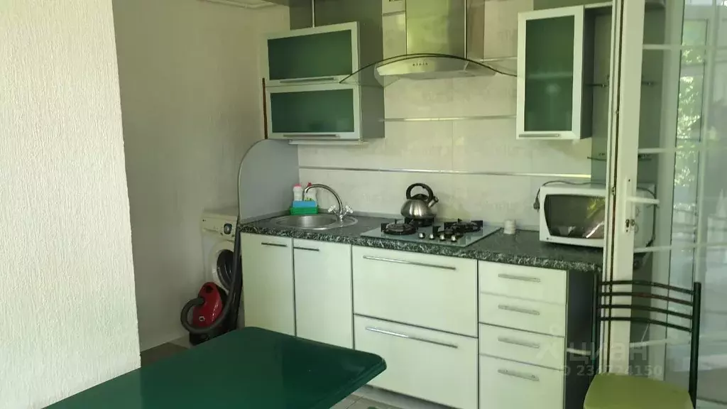 Дом в Крым, Евпатория ул. Революции, 7к1 (90 м) - Фото 0