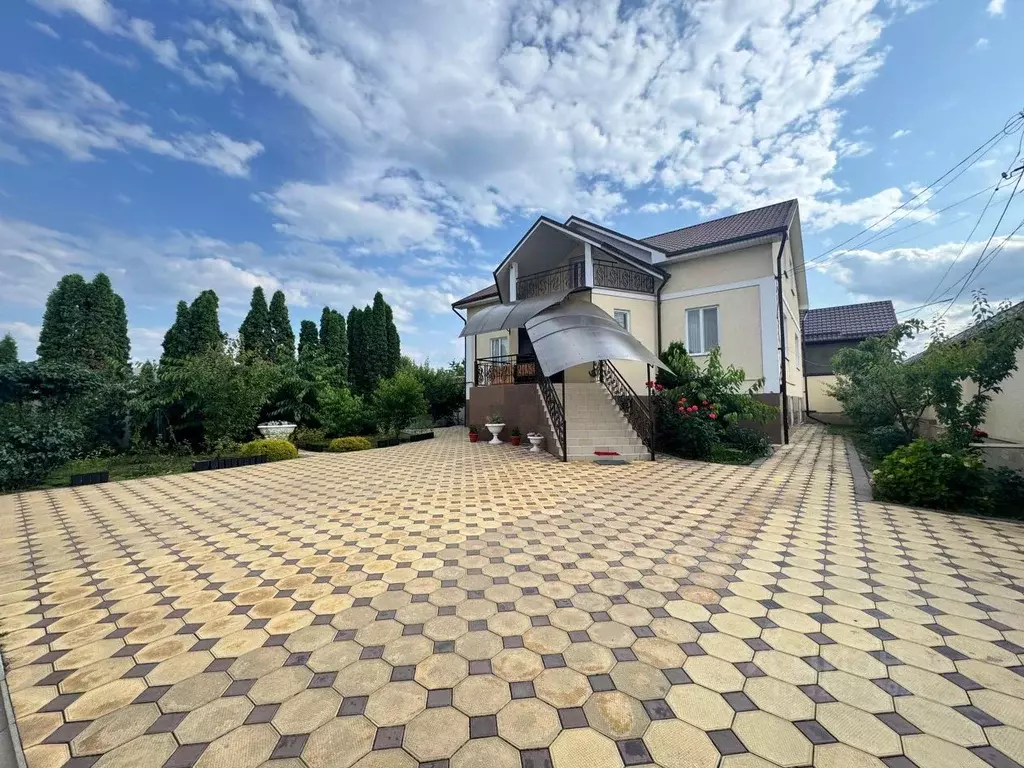 Дом в Кабардино-Балкария, Нальчик городской округ, с. Кенже ул. ... - Фото 1