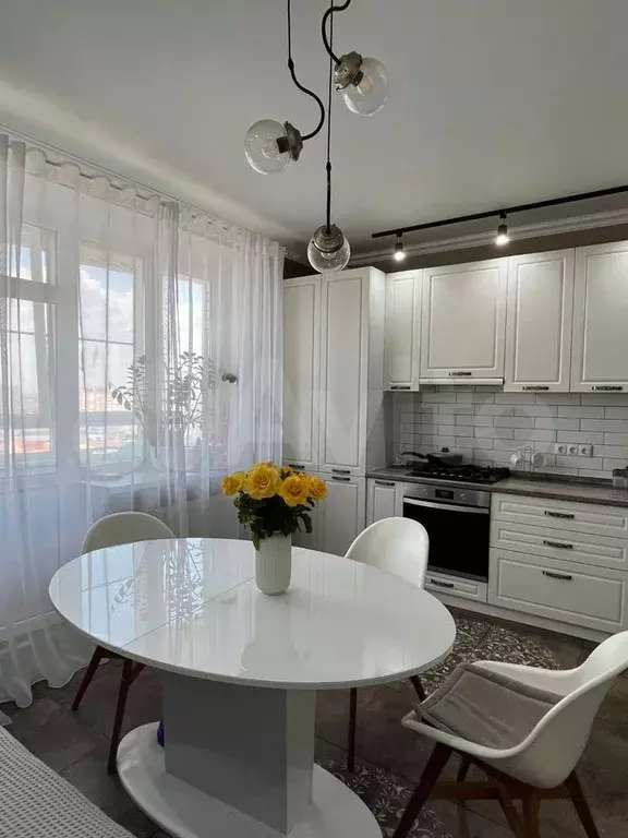 2-к. квартира, 65 м, 9/10 эт. - Фото 0
