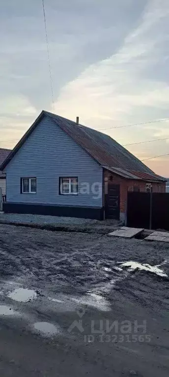 Дом в Челябинская область, Миасс Чебаркульская ул. (60 м) - Фото 0