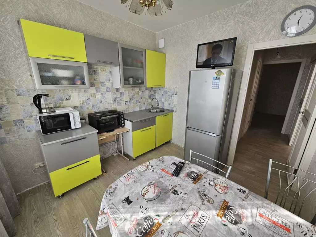 2-к кв. Красноярский край, Красноярск ул. 40 лет Победы, 28 (67.9 м) - Фото 1