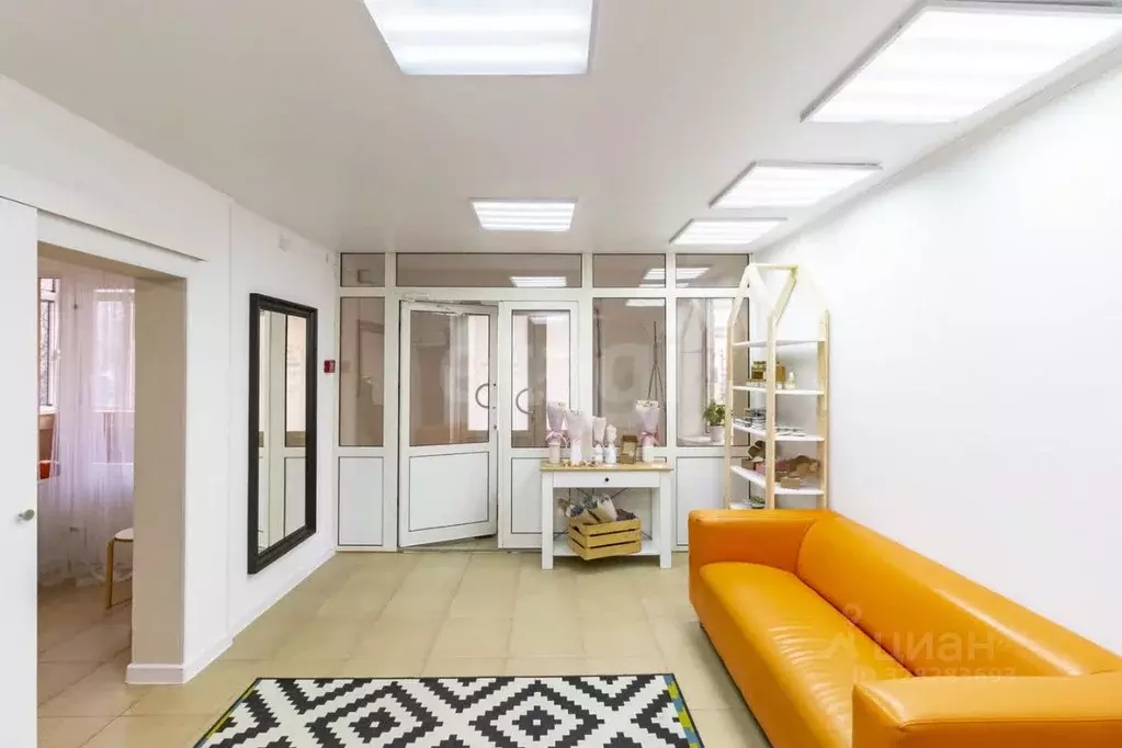 Помещение свободного назначения в Тюменская область, Тюмень ул. ... - Фото 2