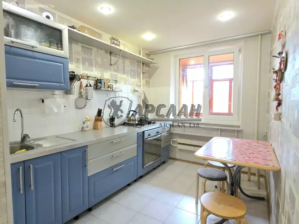 3-комнатная квартира: Казань, улица Комиссара Габишева, 1 (69 м) - Фото 1
