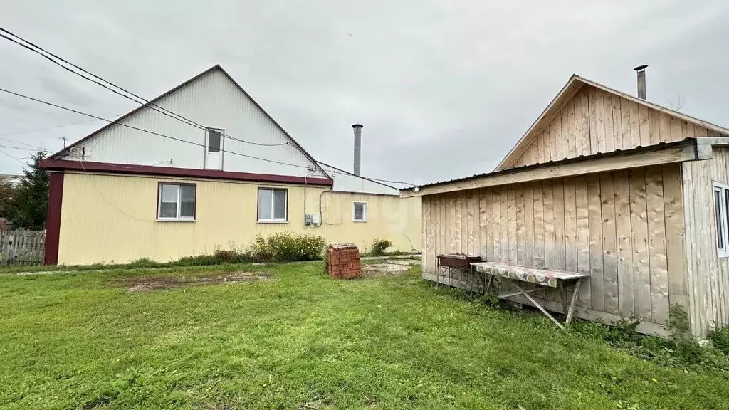 Дом в Башкортостан, Ишимбайский район, Ишеевский сельсовет, д. ... - Фото 1