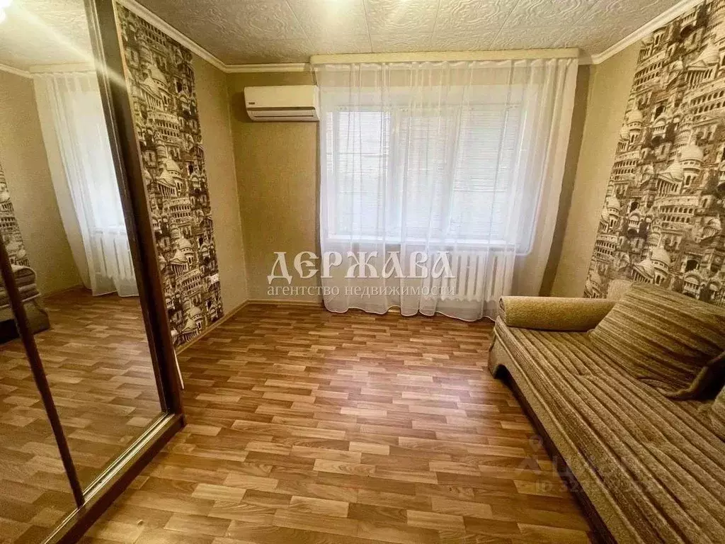 1-к кв. Белгородская область, Старый Оскол Интернациональный мкр, 13 ... - Фото 0