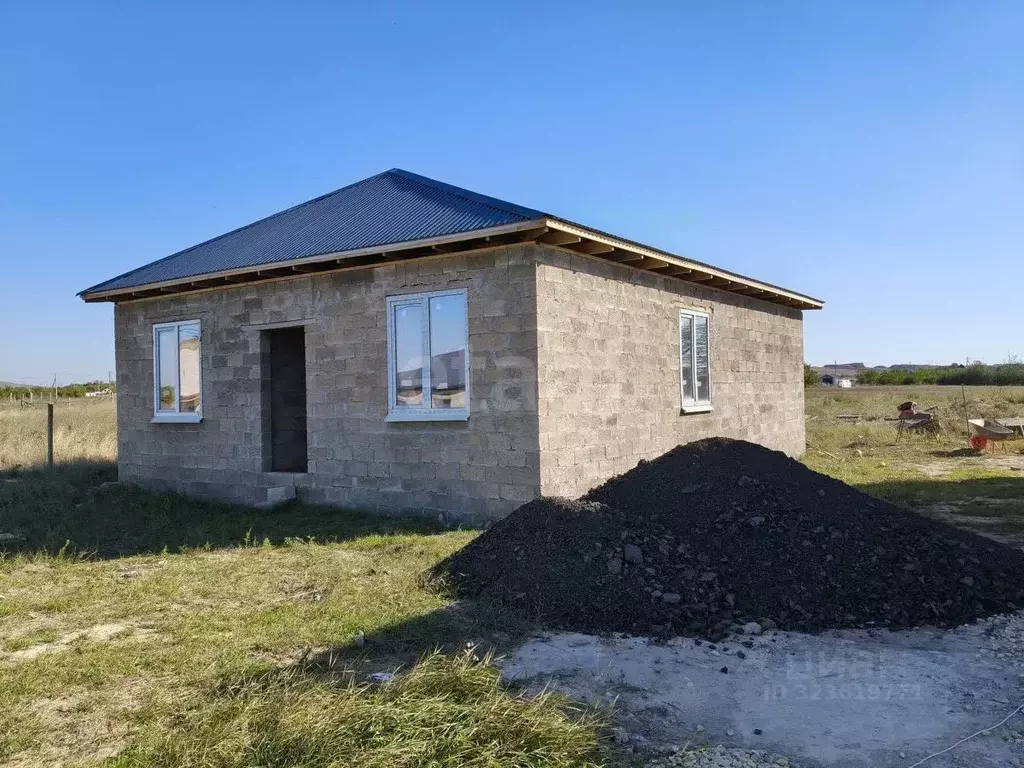 Дом в Краснодарский край, Темрюкский район, Старотитаровское с/пос, ... - Фото 1