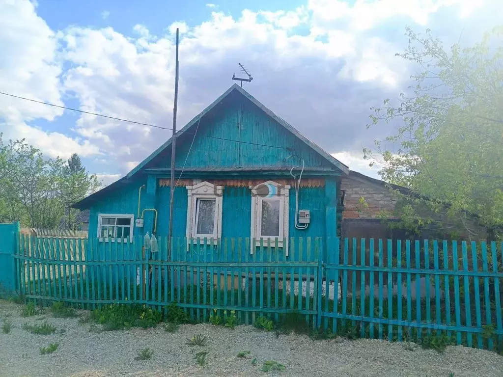 Дом в Башкортостан, Иглинский район, с. Урман ул. Чехова, 10 (38 м) - Фото 0
