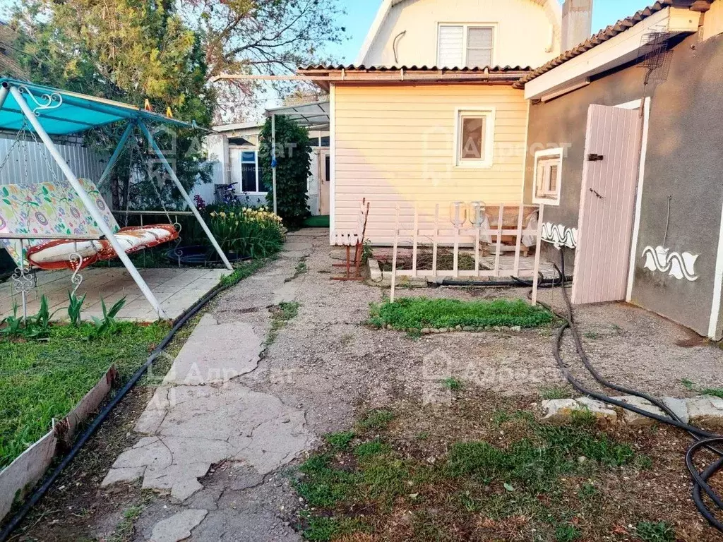 Дом в Волгоградская область, Ленинск ул. Максима Горького (100 м) - Фото 1