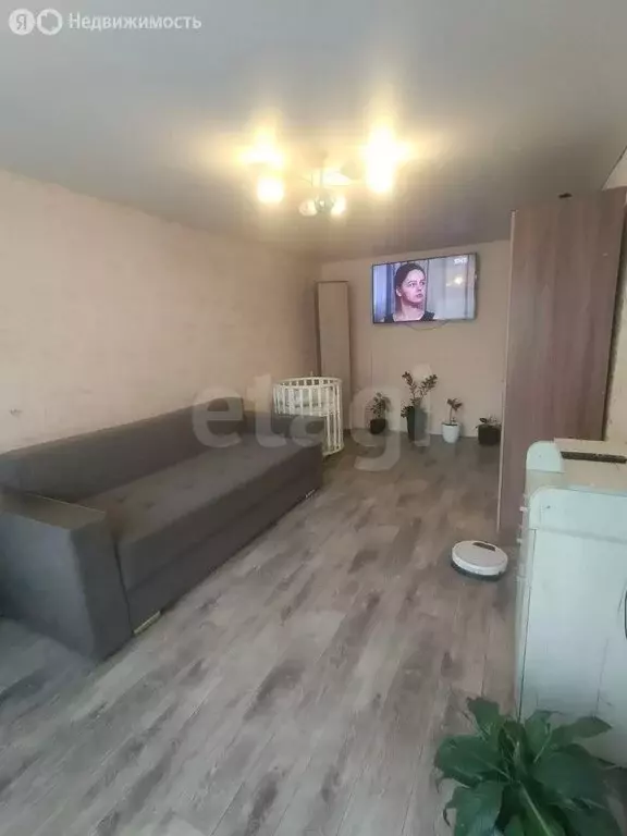 3-комнатная квартира: Челябинск, улица Молодогвардейцев, 70 (62.2 м) - Фото 1